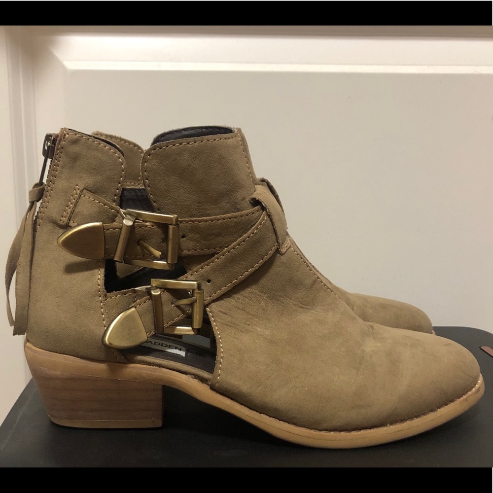 Steve Madden boot with buckles size 8